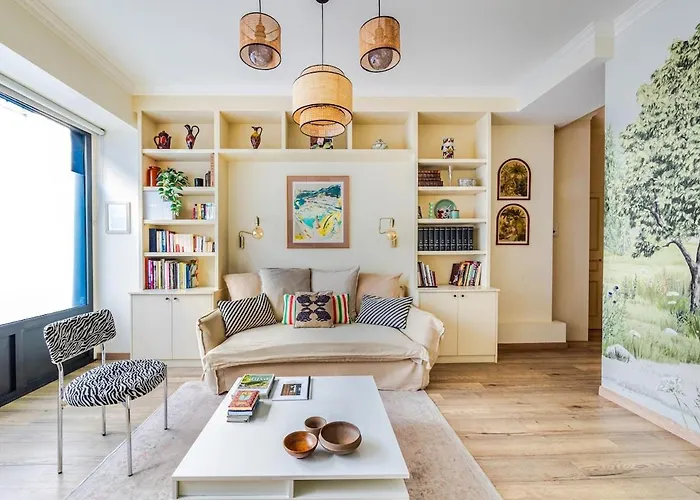 Boutique Parisienne 3 Br Eiffel Tower Paris