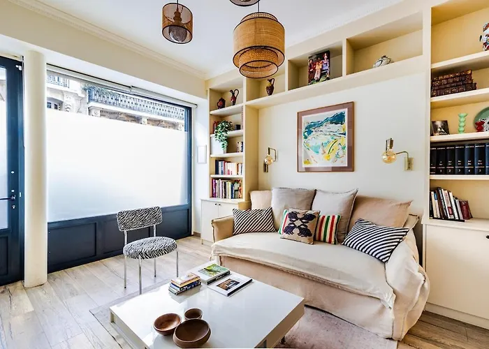 Boutique Parisienne 3 Br Eiffel Tower