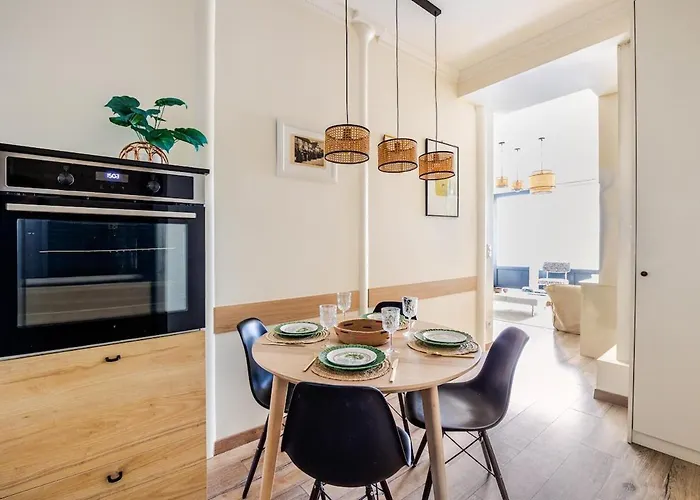 Appartement Boutique Parisienne 3 Br Eiffel Tower