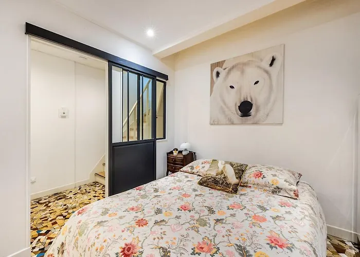 Boutique Parisienne 3 Br Eiffel Tower Paris
