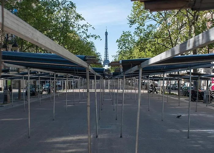 Boutique Parisienne 3 Br Eiffel Tower Paris
