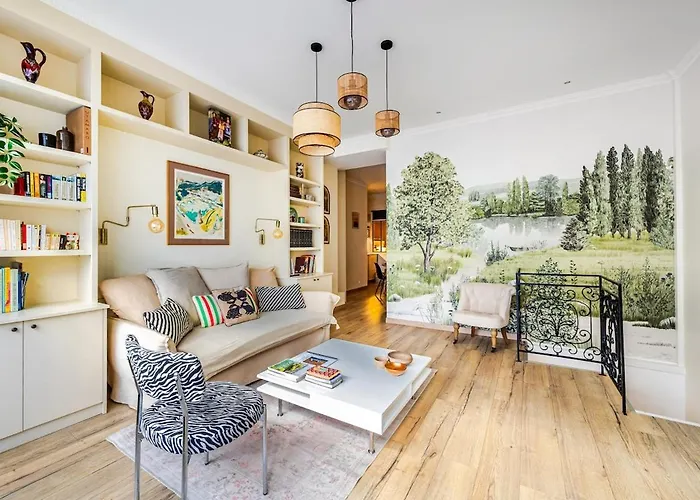 Boutique Parisienne 3 Bedroom Eiffel Tower *