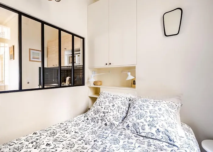 Boutique Parisienne 3 Bedroom Eiffel Tower Apartament *