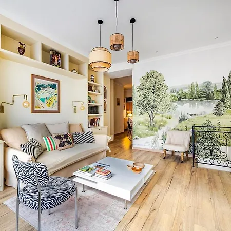 Boutique Parisienne 3 Bedroom Eiffel Tower *
