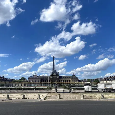 Boutique Parisienne 3 Bedroom Eiffel Tower * Paříž
